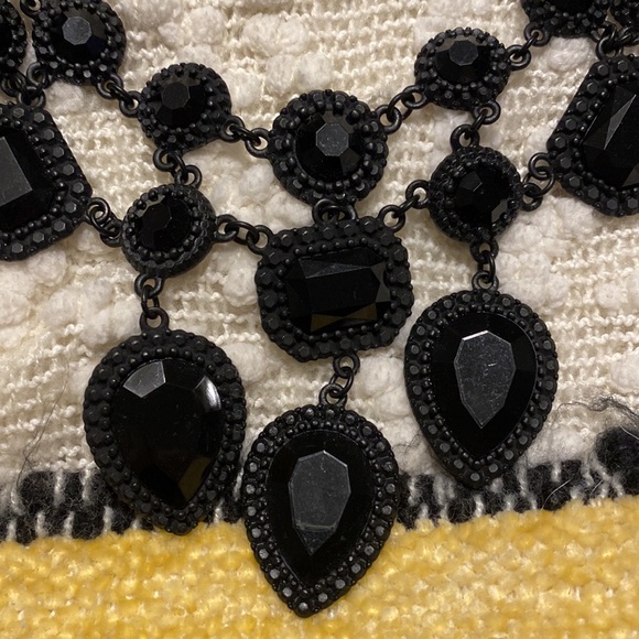 Statement necklace - Picture 2 of 3